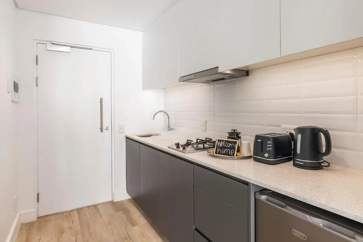 Contemporary 2-Bed With Parking Apartment Cape Town 0*,  South Africa