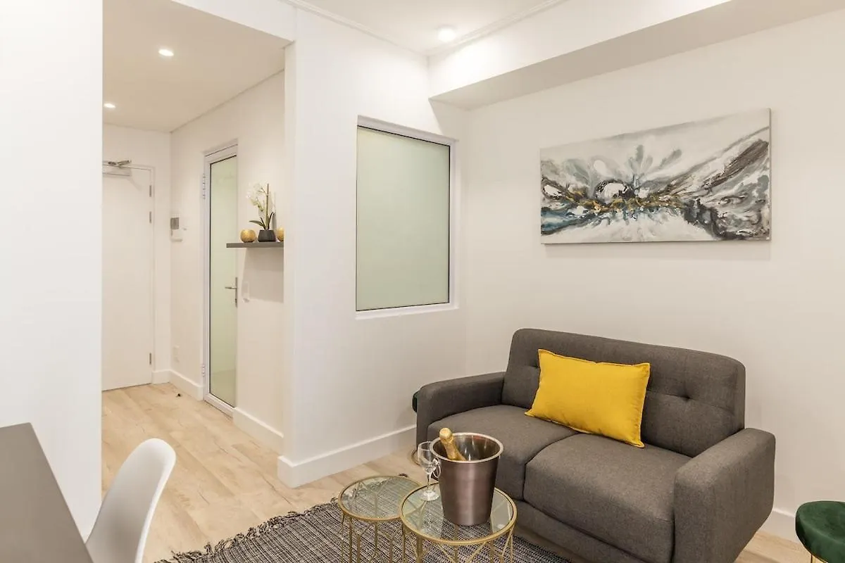 Contemporary 2-Bed With Parking Apartment Cape Town